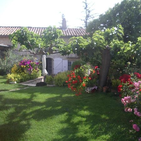 Le Mas Fa Sua Bed & Breakfast Malataverne Exterior photo